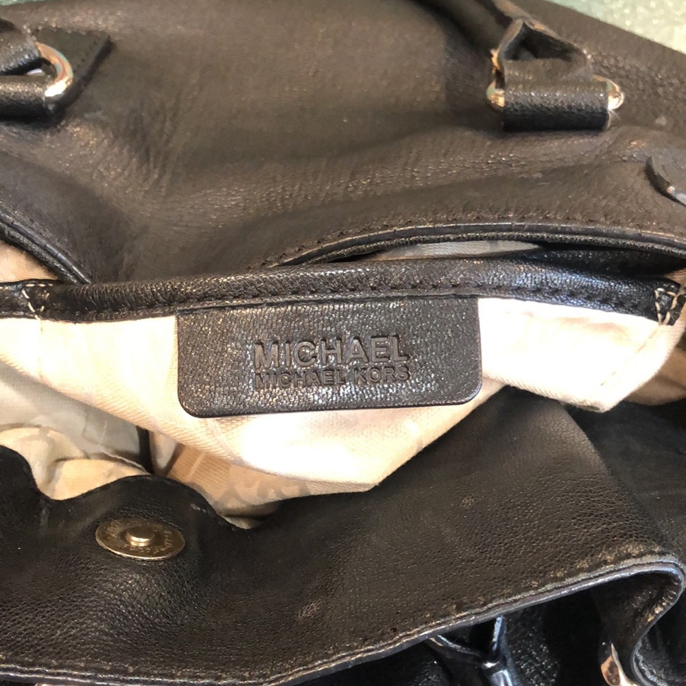 💙Michael Kors Lock Black Chain Tote Bag! Please see description! Leather Bag! - Picture 12 of 14